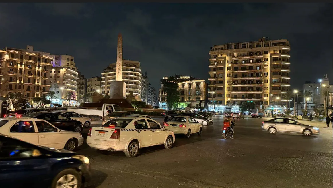 خطة ترشيد الكهرباء في مصر تثير جدلا بين مكاسب الطاقة وتضرر القطاعات