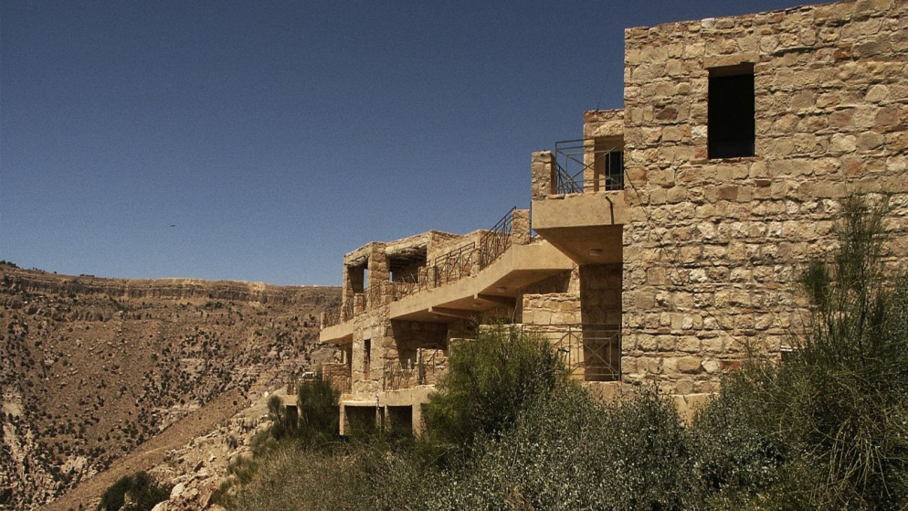 ضانا.. تحفة معمارية صديقة للبيئة تستقطب السياح