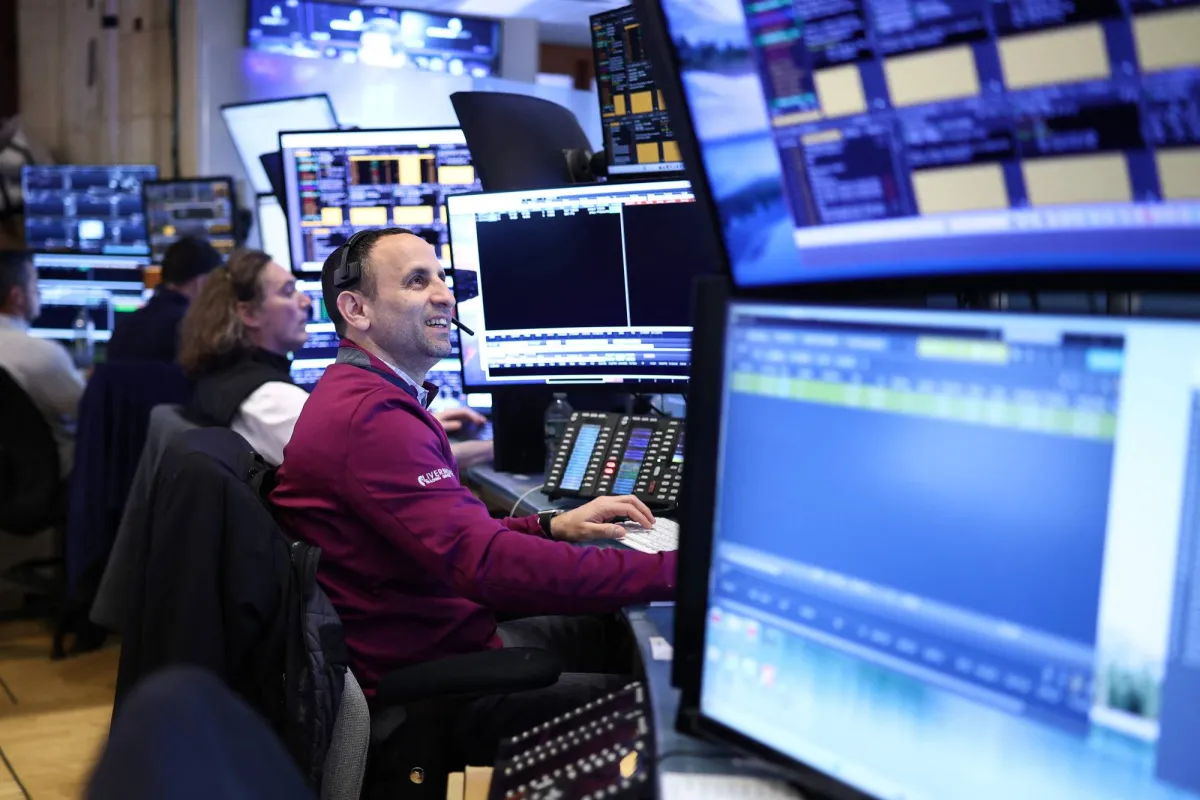 هدنة مفاجئة تهز الاسواق و العقود الاجلة ترتفع بقوة