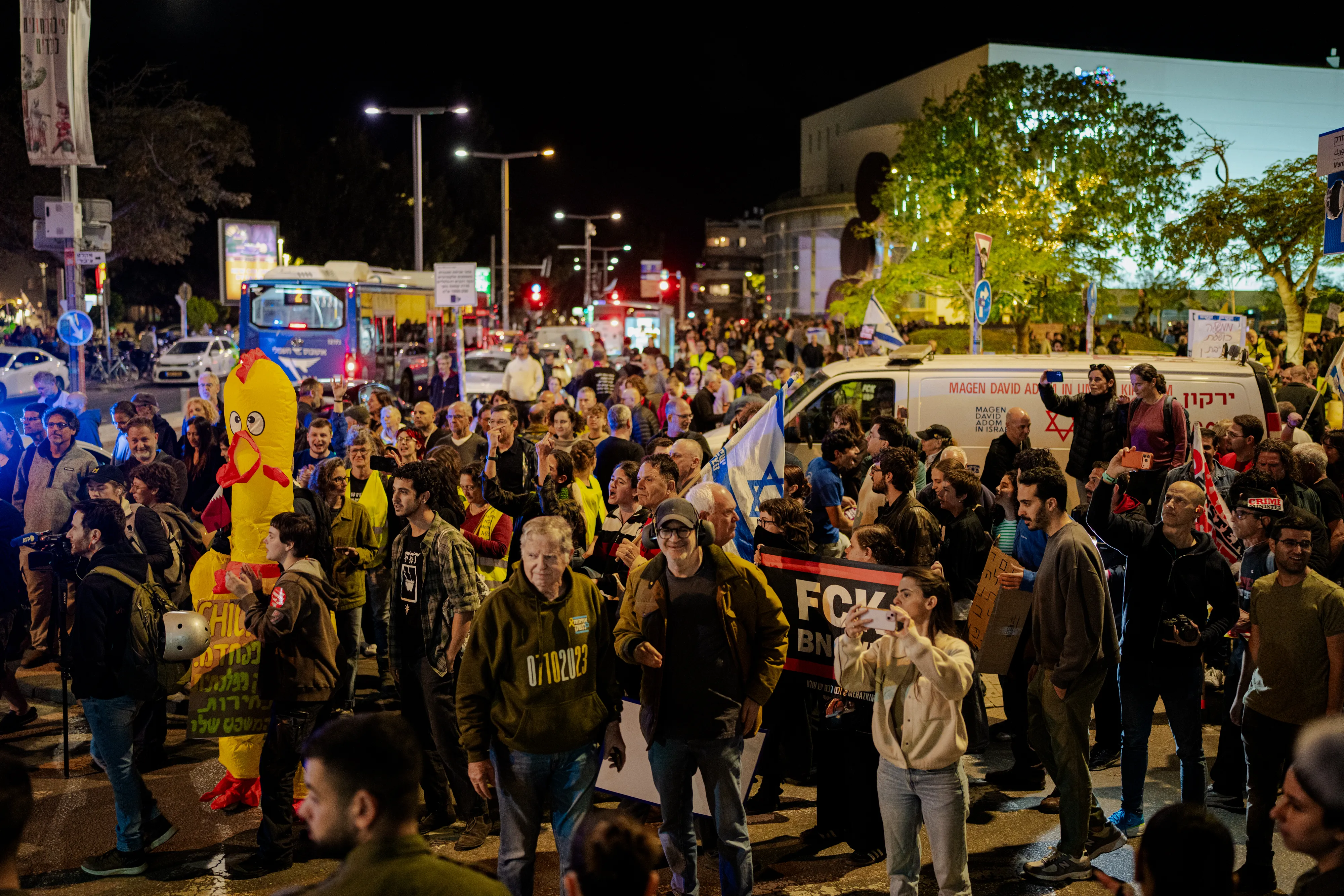 غضب في تل ابيب مظاهرات حاشدة تندد بالحرب وتطالب بالسلام