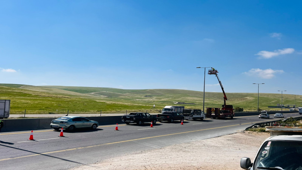 عمّان تضيء ممرها التنموي بالطاقة الشمسية