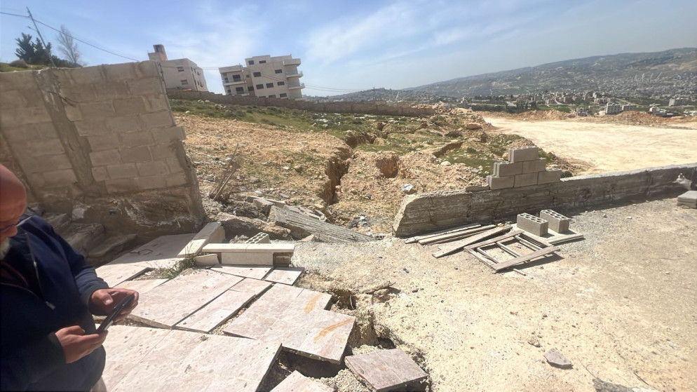 اخلاء مبنى في صافوط بعد ظهور فالق صخري