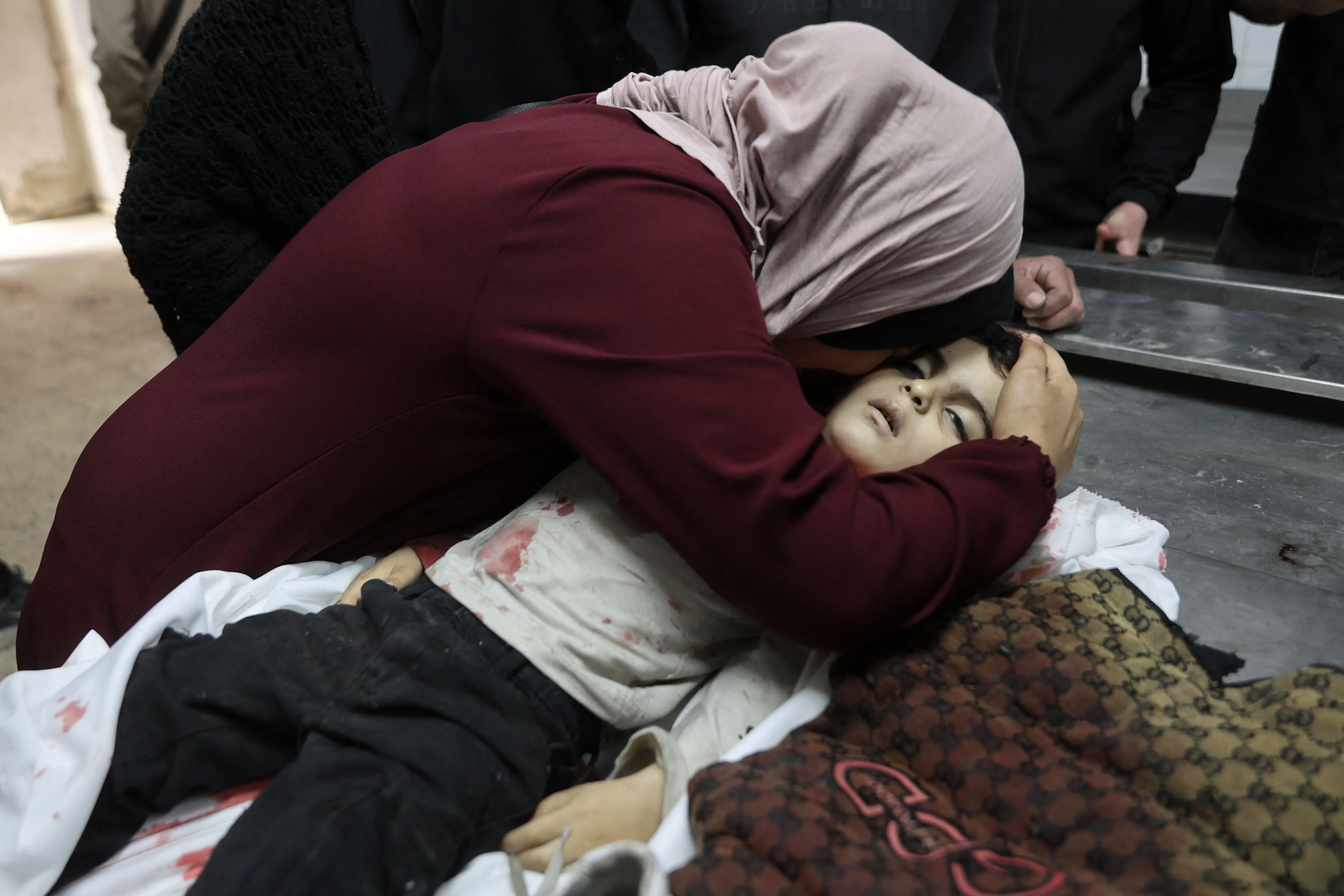 تصعيد مستمر في غزة وسط تساؤلات حول اتفاق وقف اطلاق النار