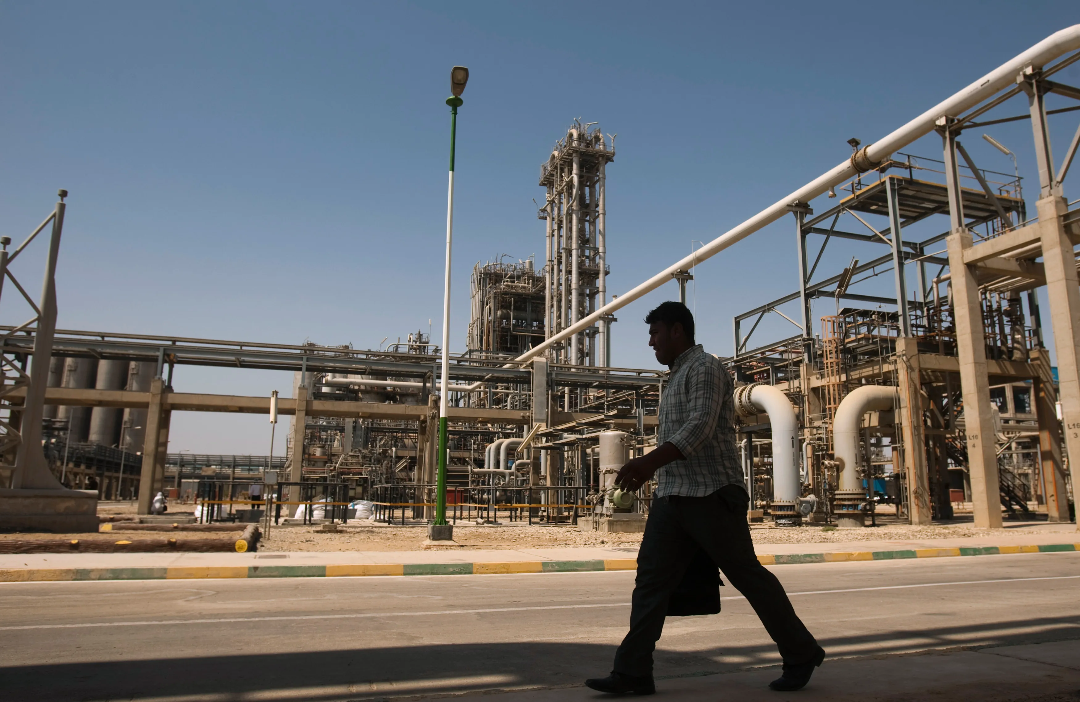 ايران توقف تصدير البتروكيماويات لضمان احتياجات السوق المحلي