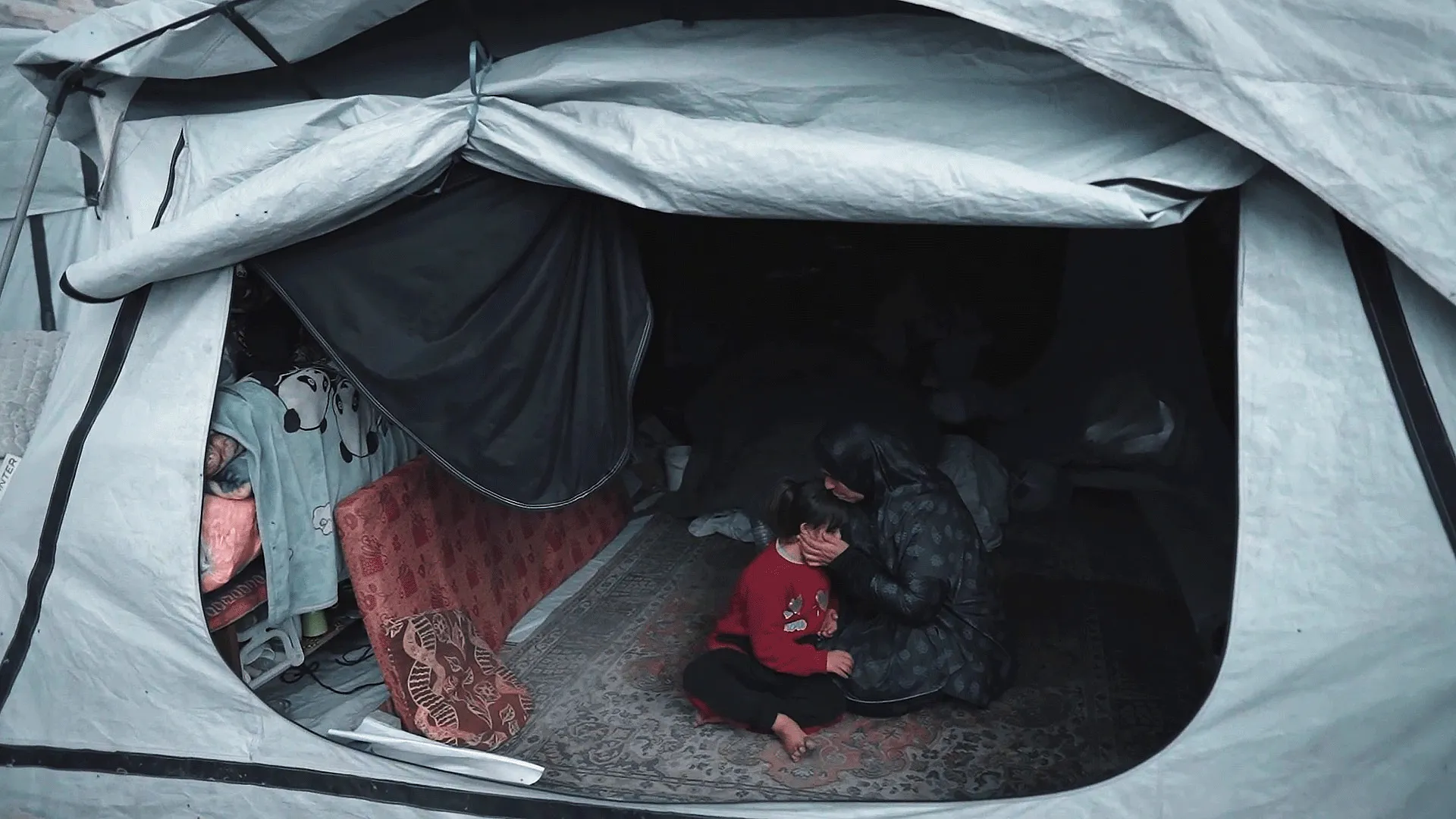 جراح غزة تنزف: 20 ألف مصاب يترقبون بصيص أمل في العلاج