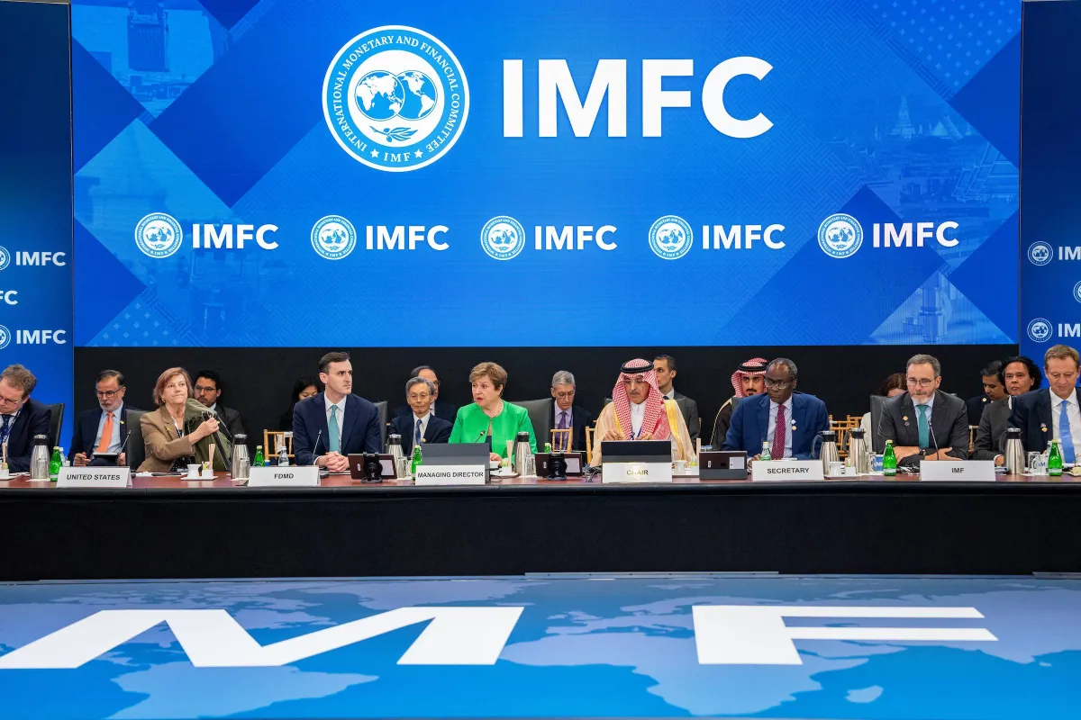 الجدعان: العالم يواجه ازمات تتطلب رؤية موحدة لتحقيق النمو