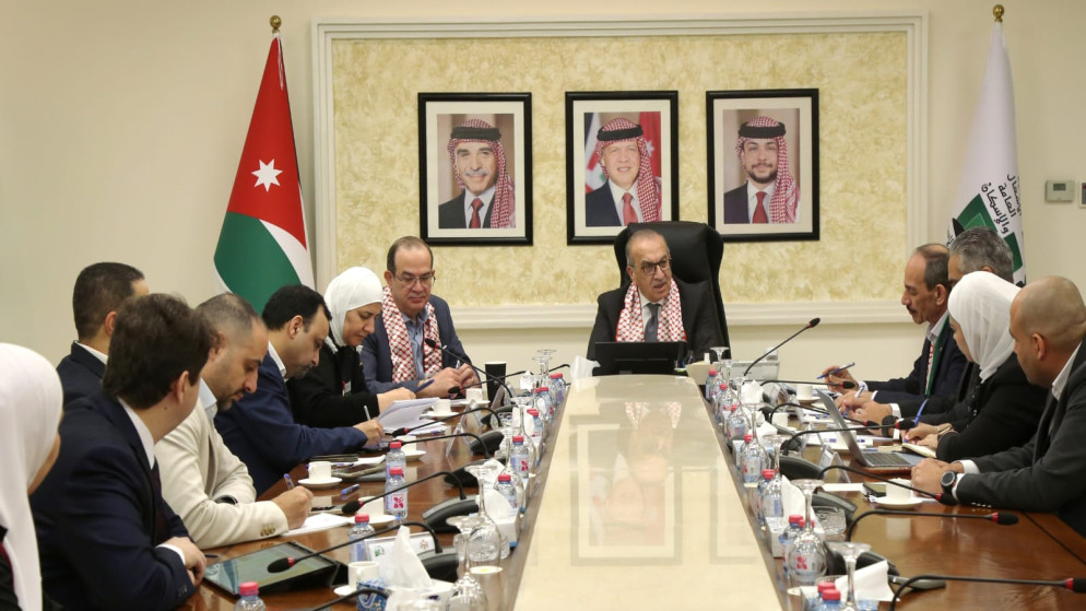 الاشغال والاقتصاد تتفقان على تطوير الدفع الالكتروني وتسريع التحول الرقمي