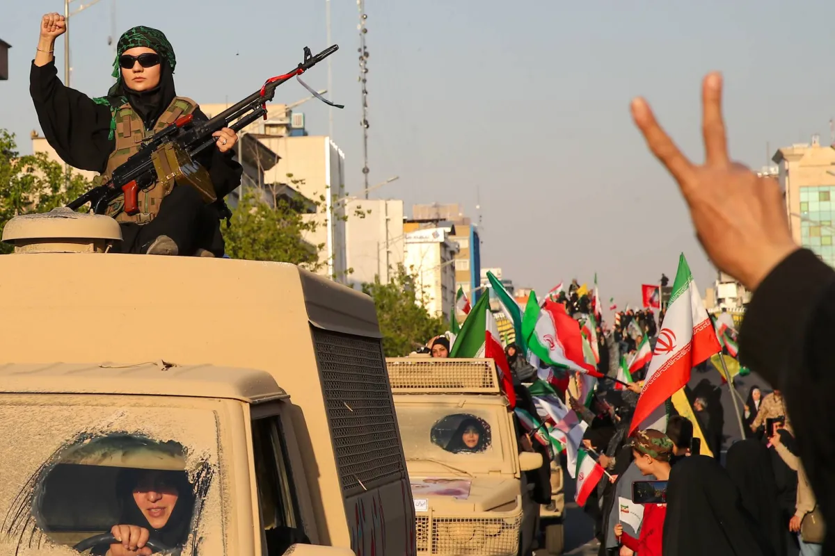 طهران بين مطرقة العقوبات وسندان القمع بعد الحرب