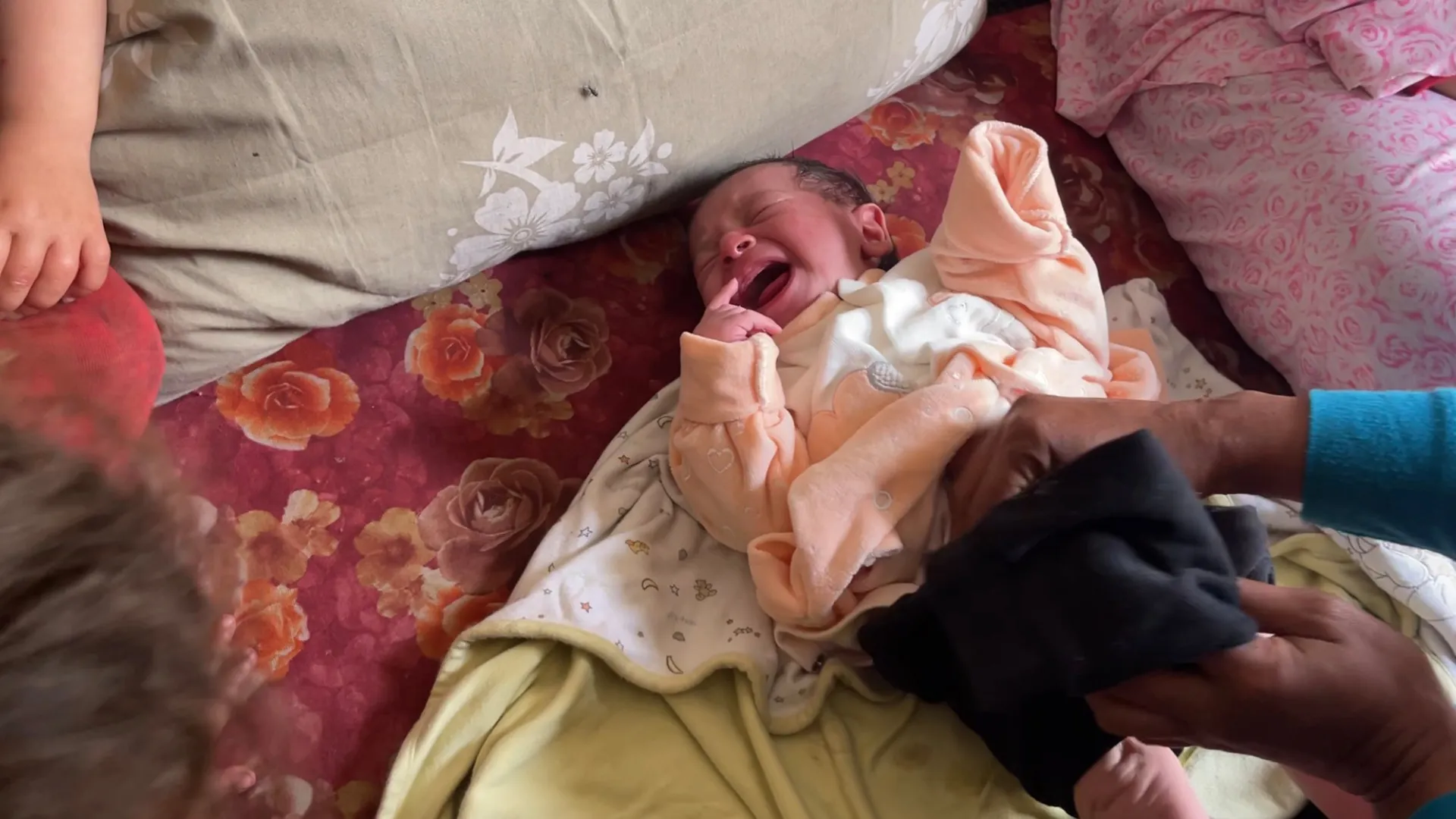 أطفال غزة يواجهون واقعا قاسيا: قروح وفقر دم يهدد مستقبل جيل كامل