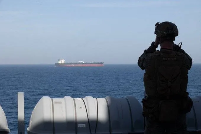 غموض يلف المفاوضات الايرانية الامريكية وترمب يلوح باتفاق