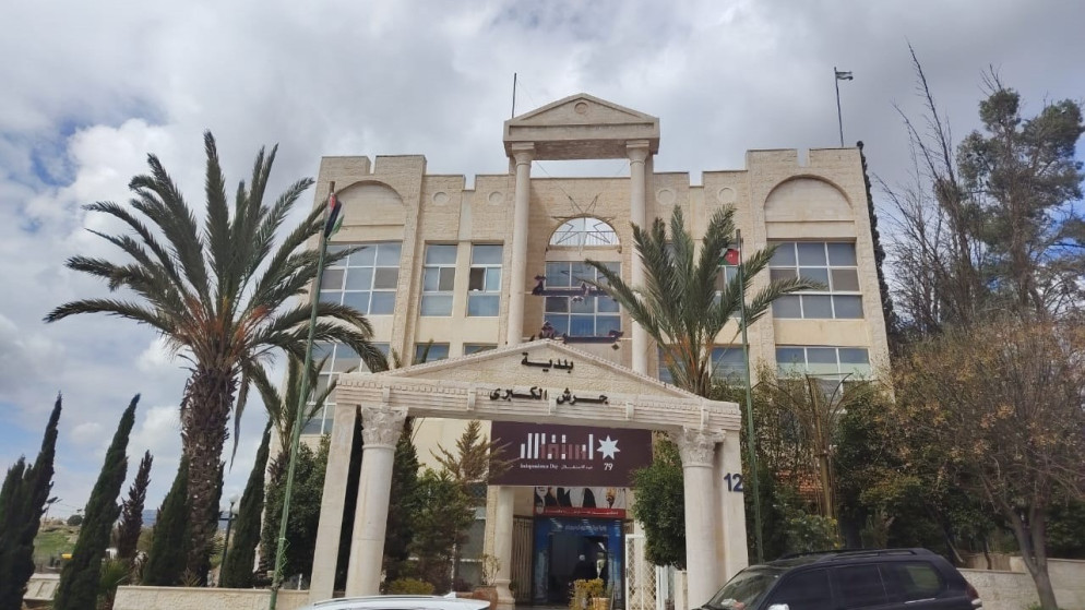 بلدية جرش تتخذ إجراءات صارمة ضد المحلات المخالفة في المدينة الحرفية