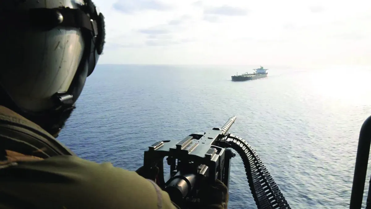 تزايد التوترات في مضيق هرمز وتأثيرها على حركة الملاحة