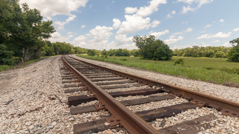 تعزيز الربط السككي بين السعودية وتركيا عبر الأردن وسوريا