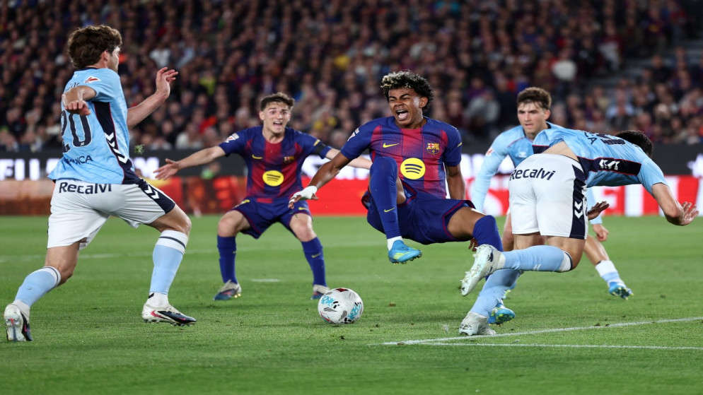 اصابة لامين جمال تقلق برشلونة رغم الفوز على سيلتا فيجو