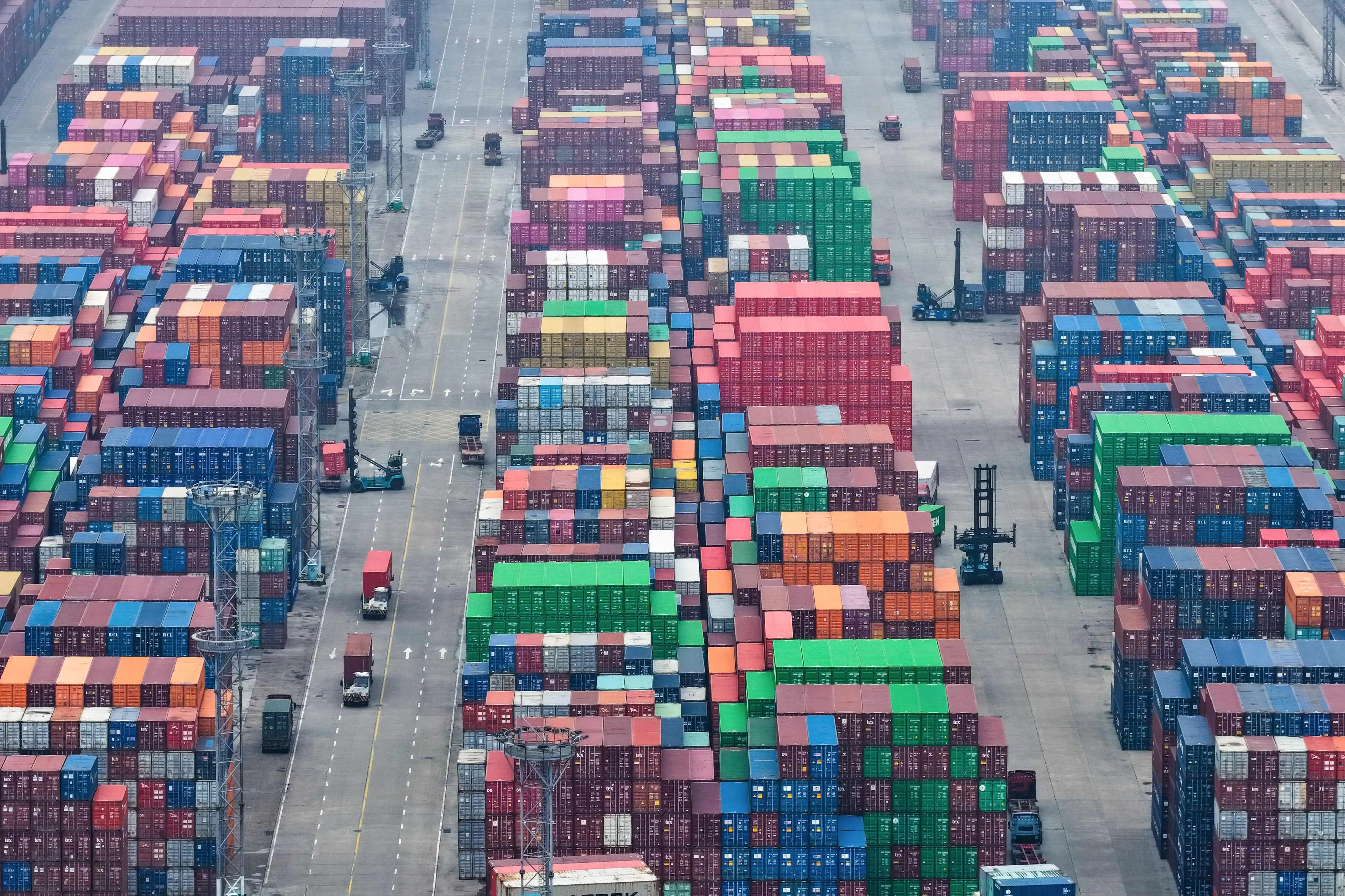 زيادة الصادرات الصينية رغم التحديات الاقتصادية والسياسية