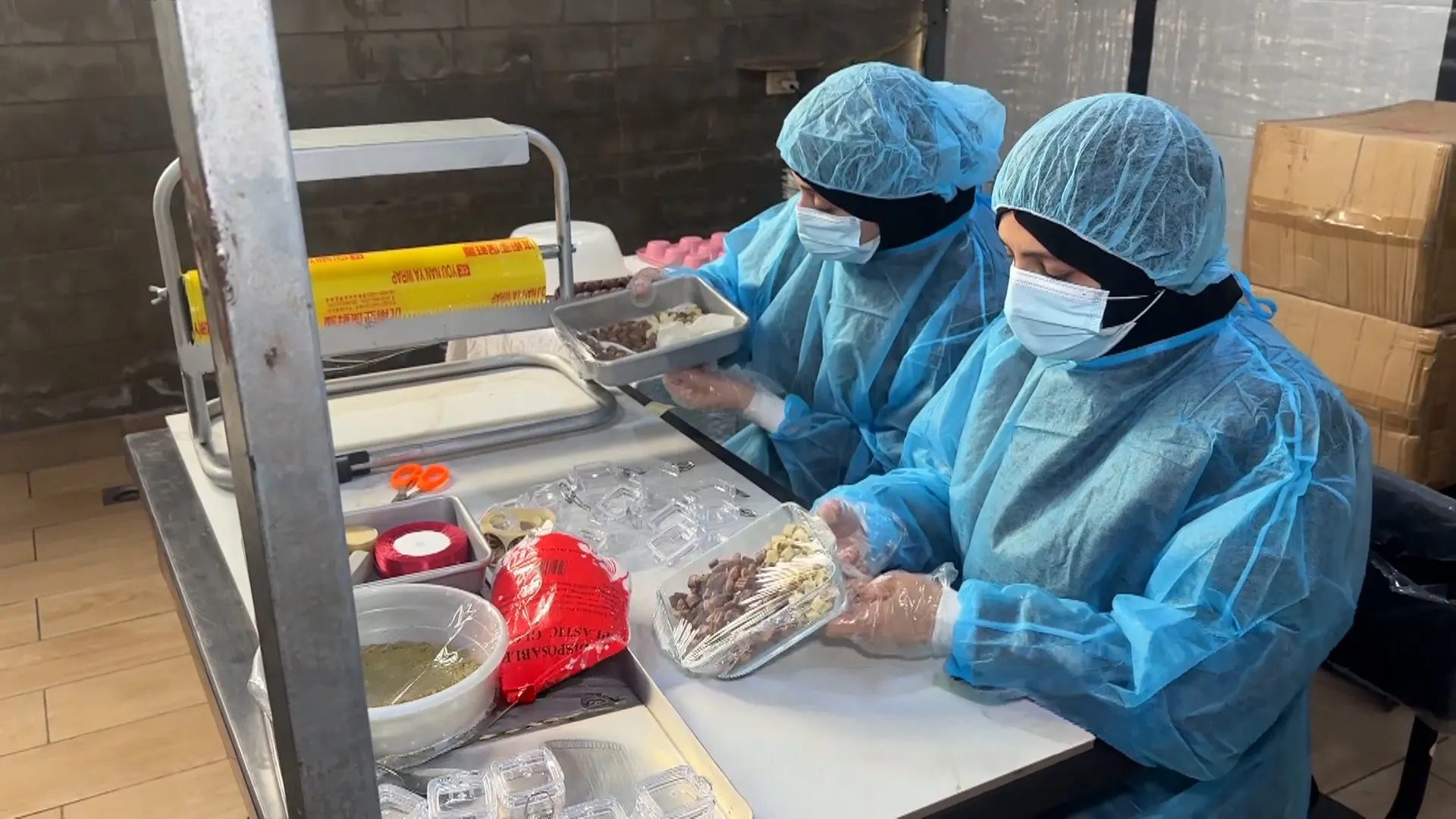 نساء غزة يتحدين الصعوبات لإعادة بناء مشاريعهن المدمرة