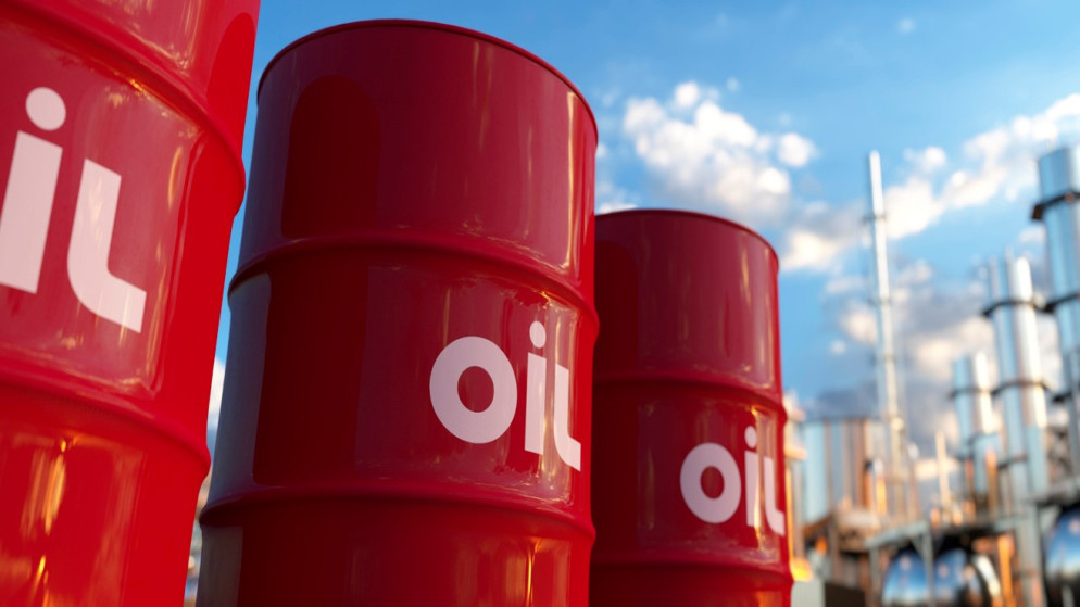 تراجع أسعار النفط بفعل جمود المفاوضات واحتجاز السفن في هرمز