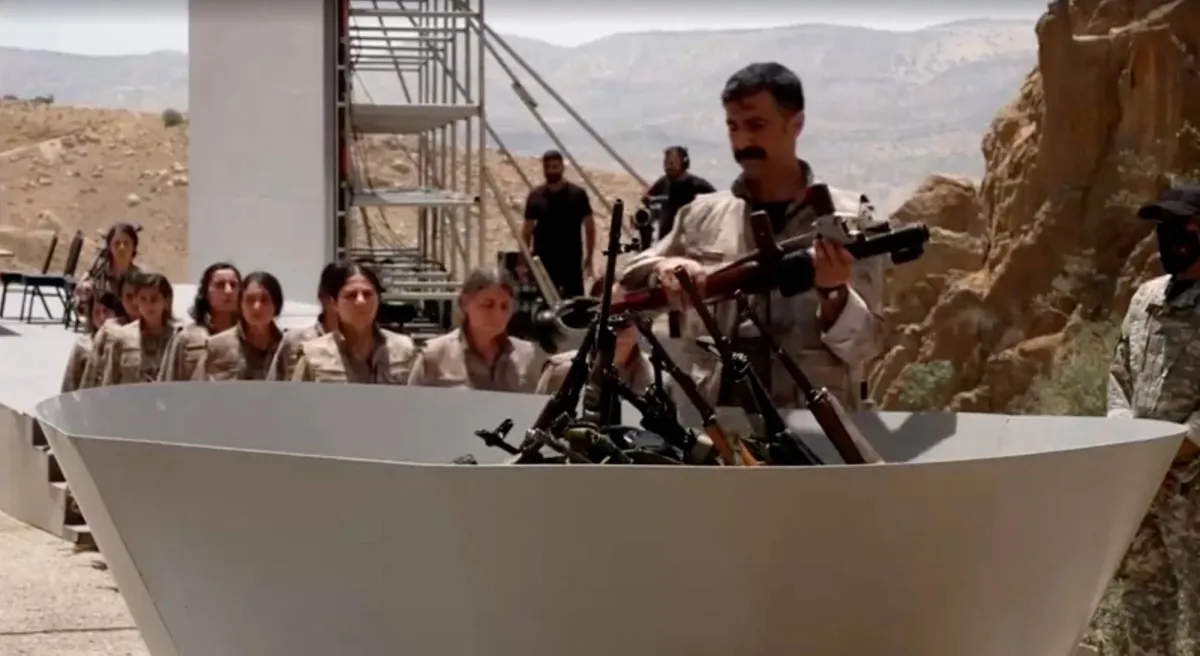 أوجلان يدعو الأكراد للديمقراطية بديلا عن السلاح