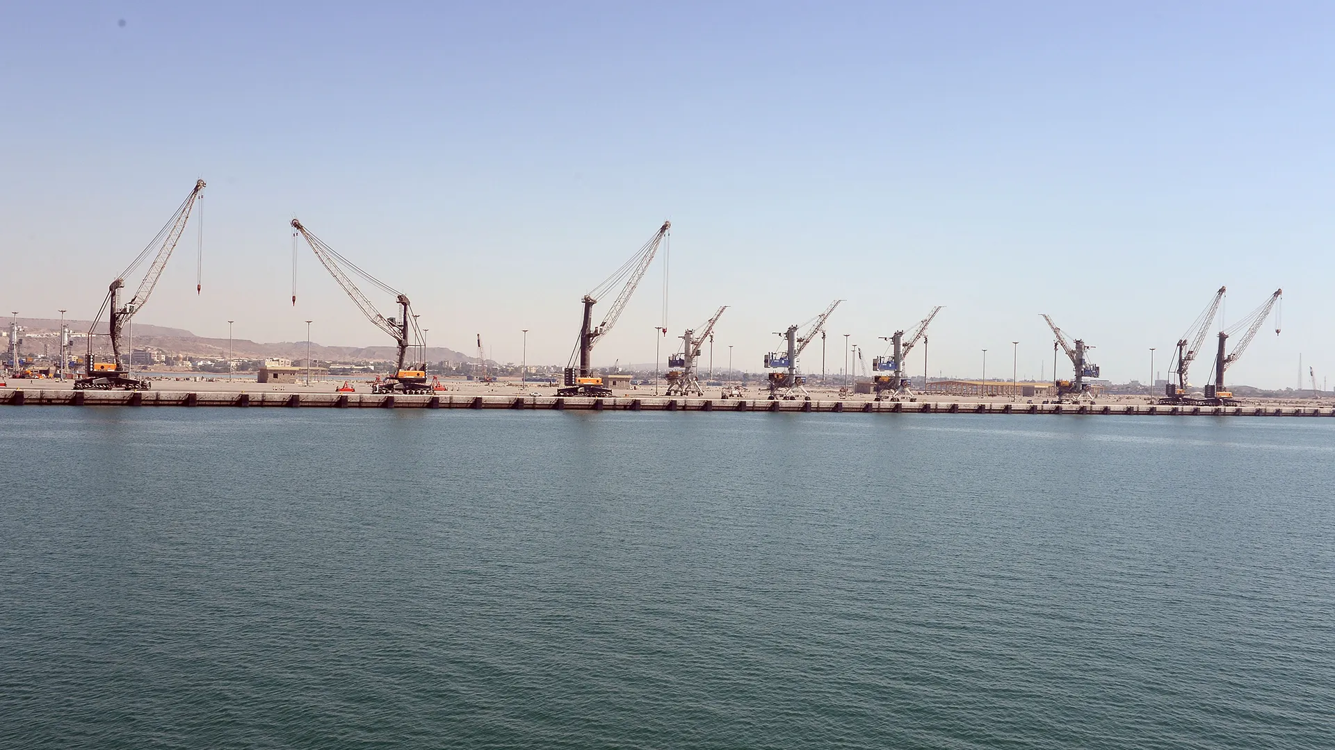 إيران تعيد رسم خريطة استيراد السلع الأساسية لتجاوز التحديات