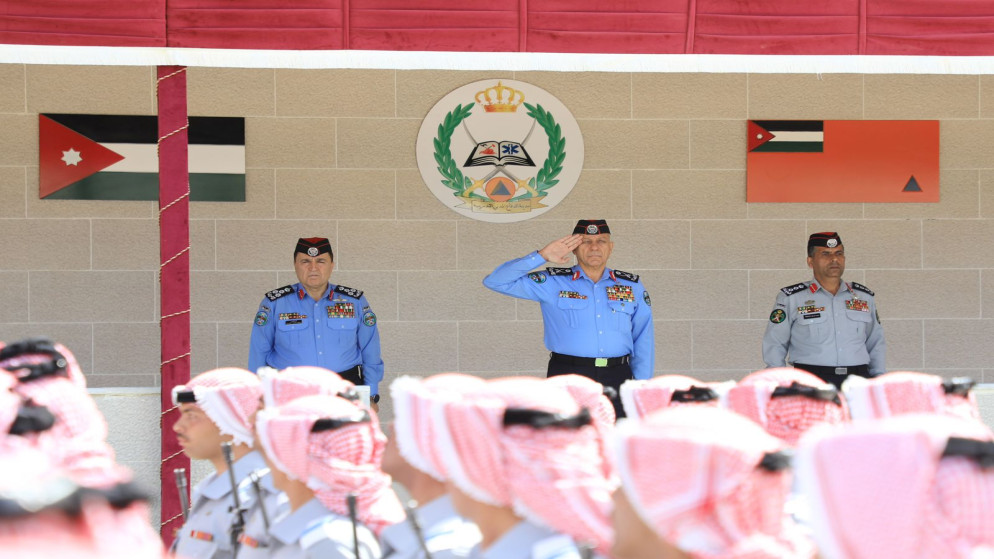 الأمن العام يحتفل بتخريج دفعة جديدة من كلية الدفاع المدني