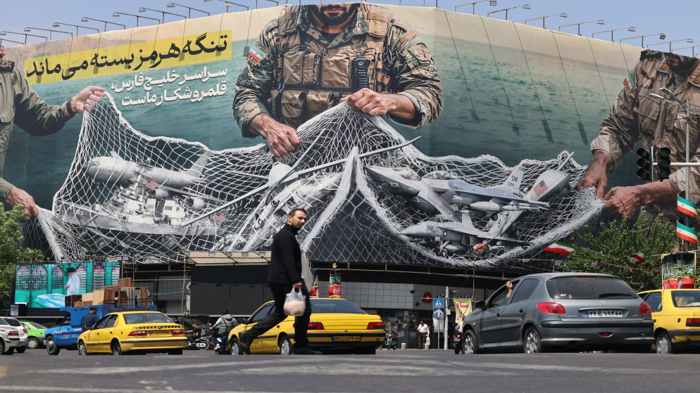 إيران تستعد لرد قاسي إذا استمرت الضغوط الأمريكية على مضيق هرمز