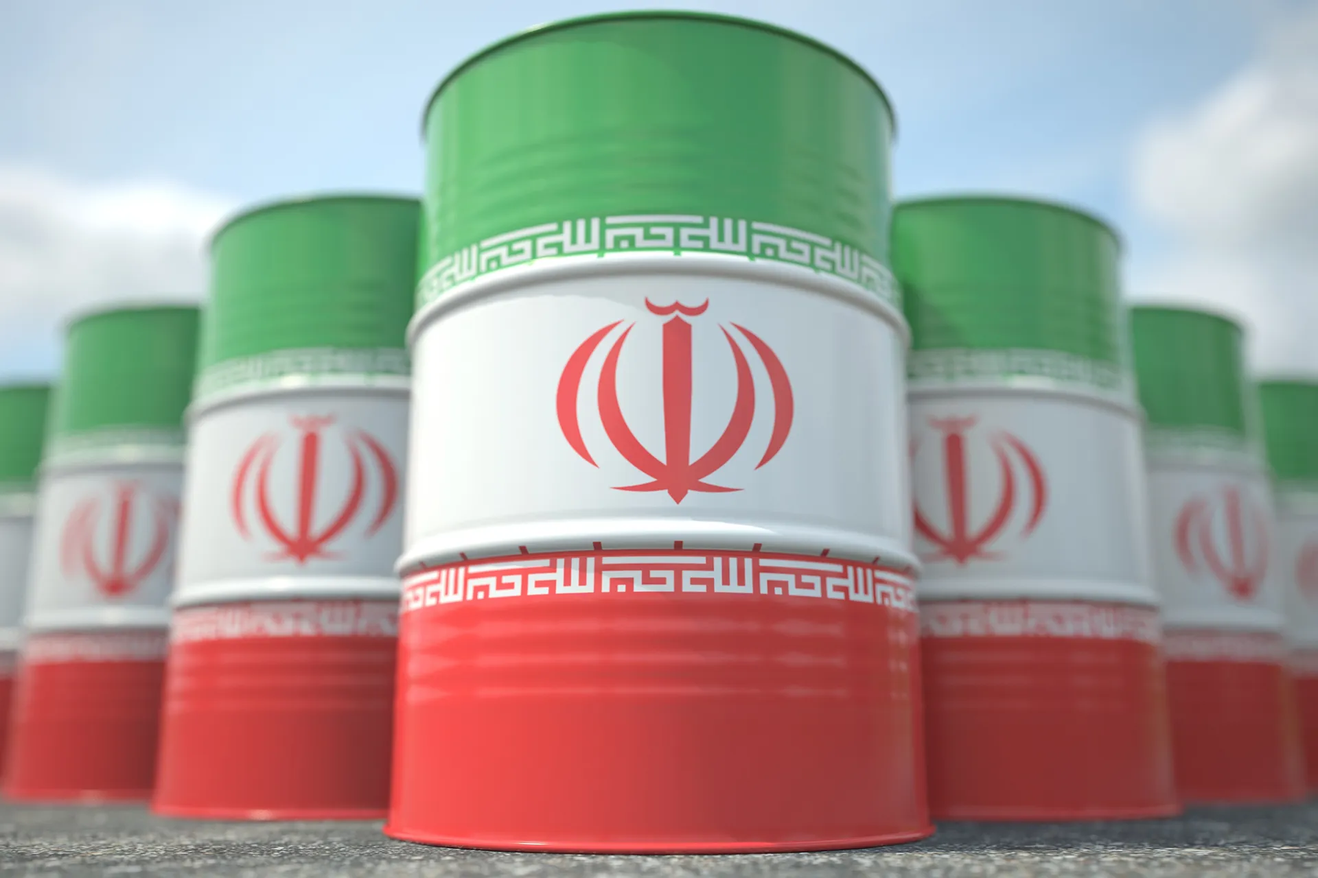 ايران تبدا خفض انتاج النفط لتفادي ازمة التخزين