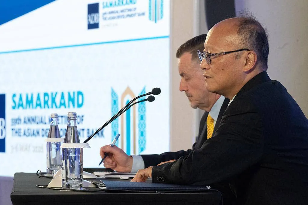 بنك التنمية يطلق خطة بمليارات الدولارات لتطوير البنية التحتية الرقمية في آسيا