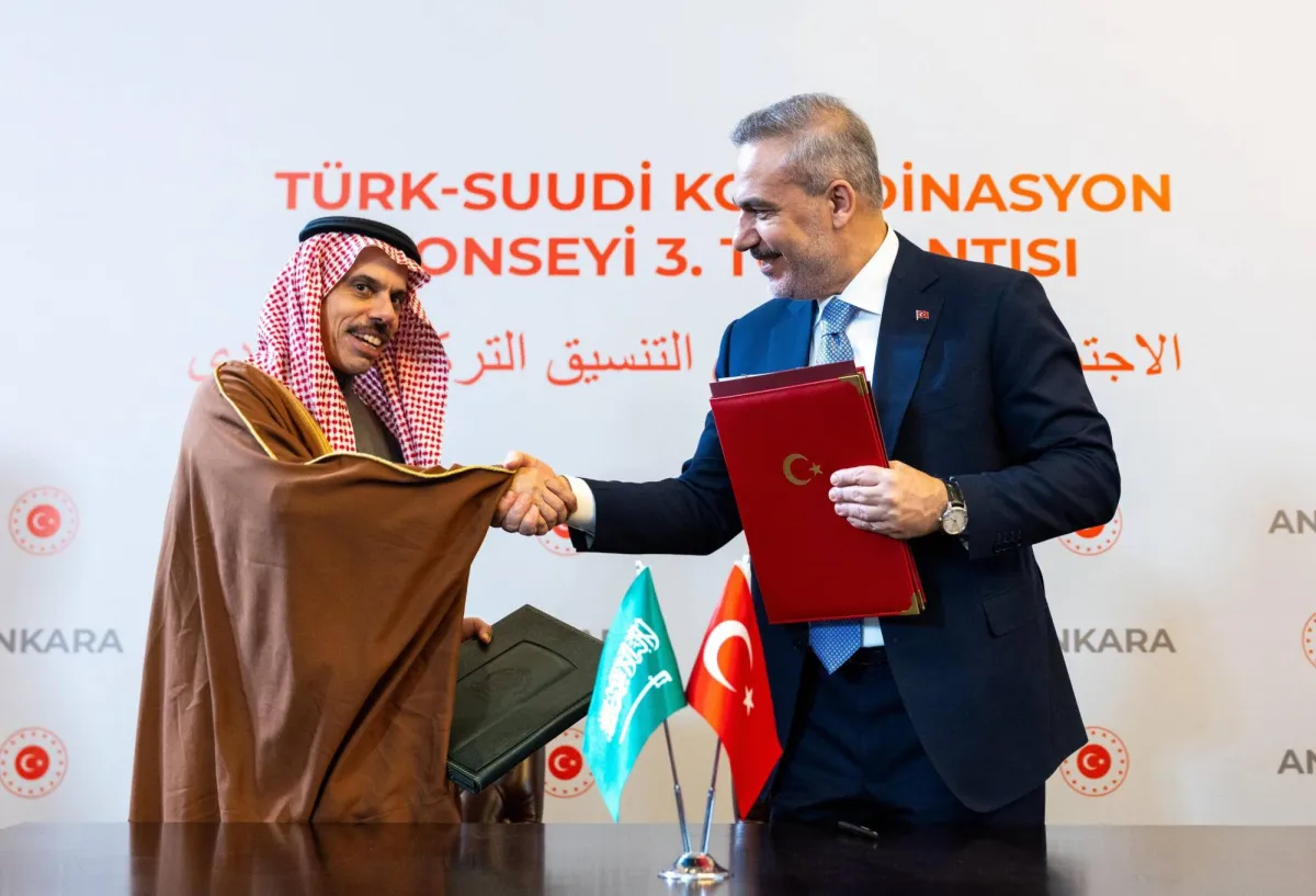 السعودية وتركيا توقعان اتفاقية تسهل السفر لحاملي الجوازات الدبلوماسية