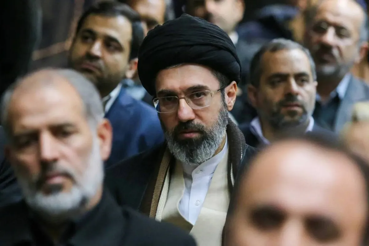 بزشكيان يكشف تفاصيل لقائه المرشد الايراني وسط اجواء ودية