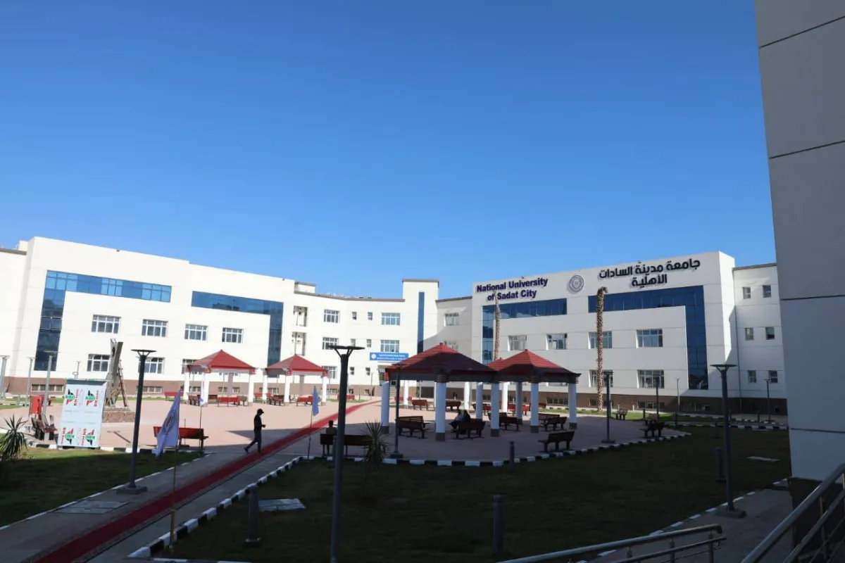 الجامعات المصرية تتنافس لجذب طلاب الثانوية العامة