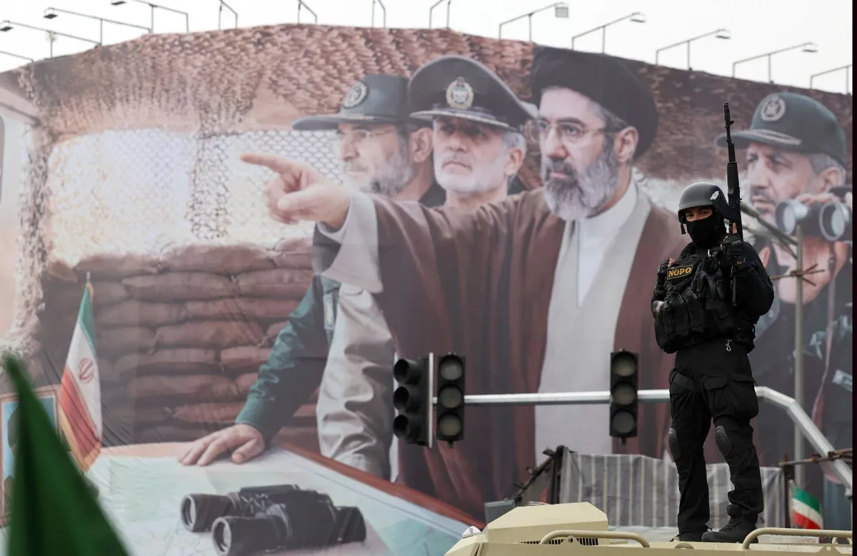 غموض في طهران: مجتبى خامنئي يصدر توجيهات جديدة لقادة الجيش