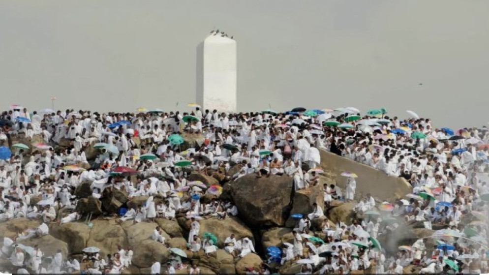 جبل الرحمة رمز الخشوع والوحدة في عرفات