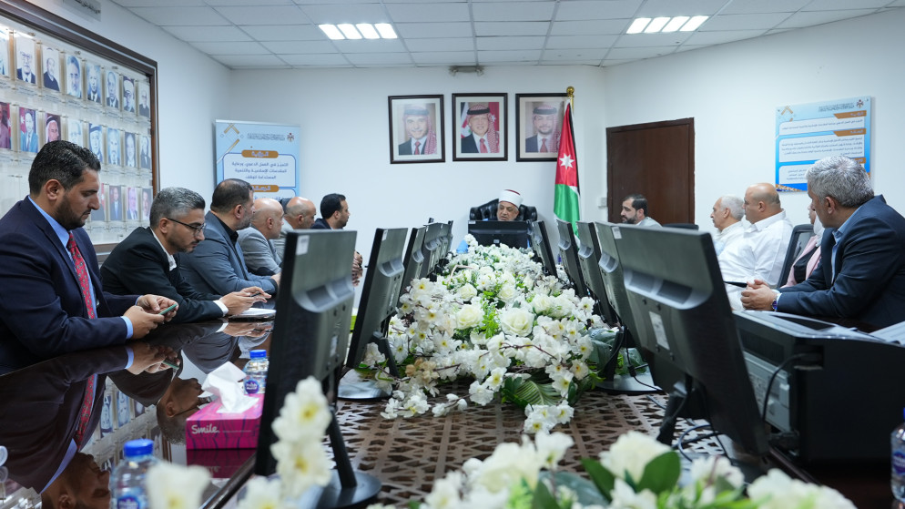 وزير الاوقاف يثمن دور الاعلام في خدمة الحجاج
