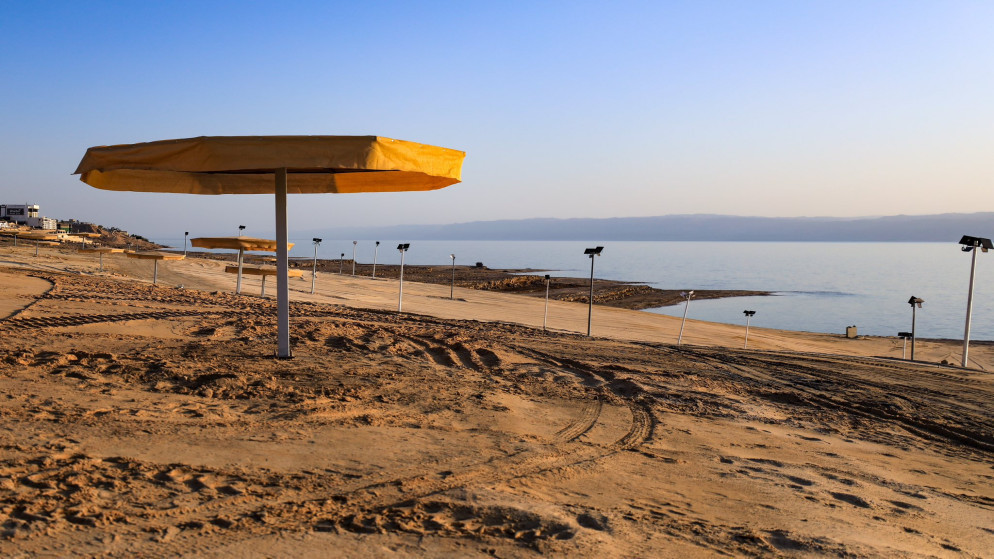 البحر الميت يستقبل الاف الزوار في عطلة نهاية الاسبوع