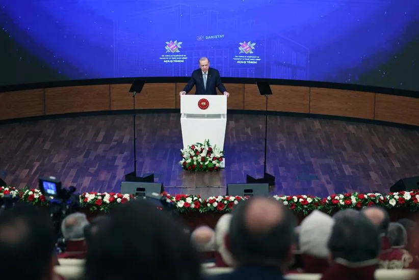 اردوغان يجدد الدعوة لدستور تركي جديد وسط جدل سياسي
