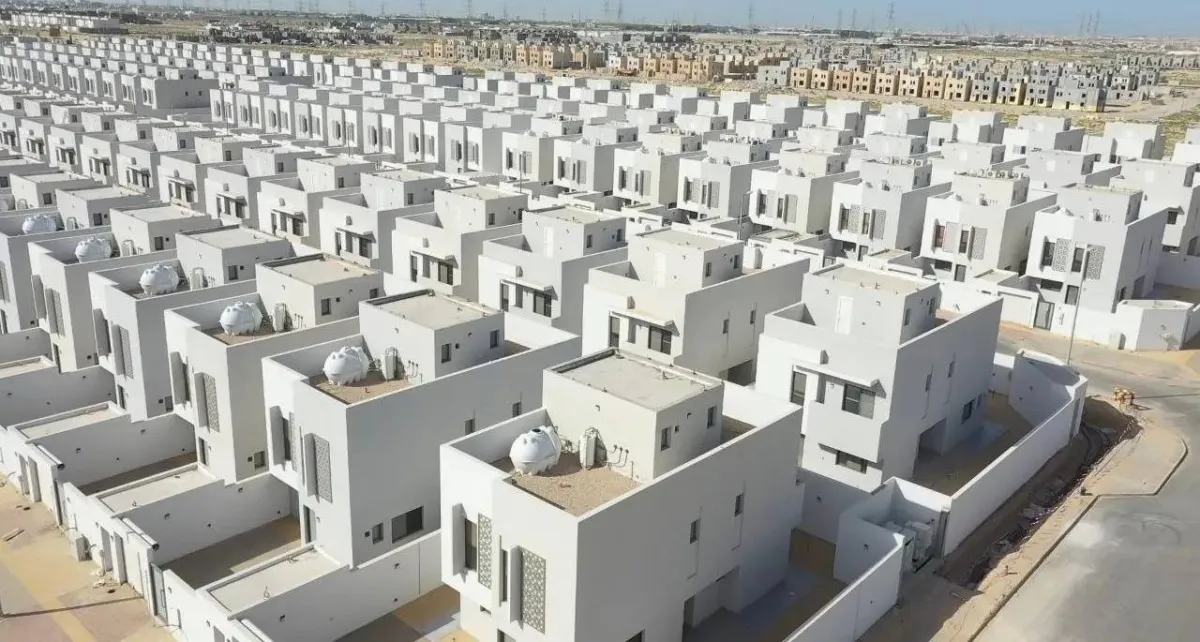 السعودية تعيد تشكيل سوق العقارات برسوم على الأراضي الفضاء