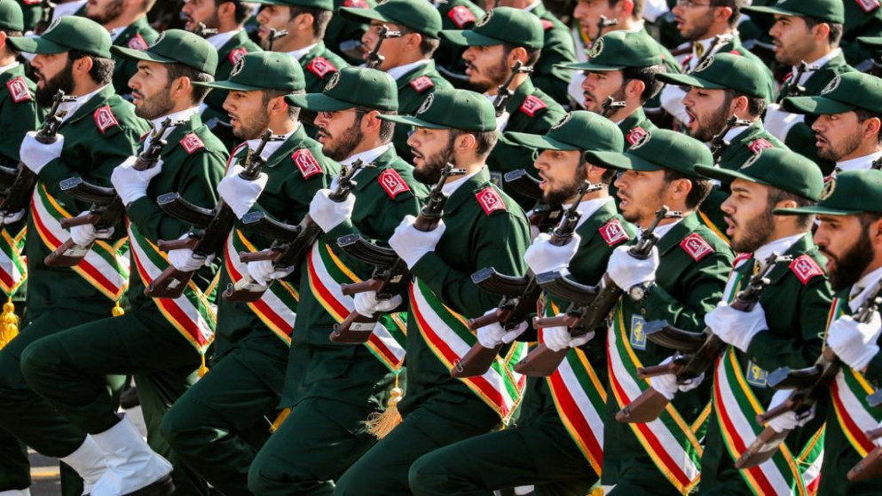الحرس الثوري الايراني يستعرض قوته بمناورات في طهران