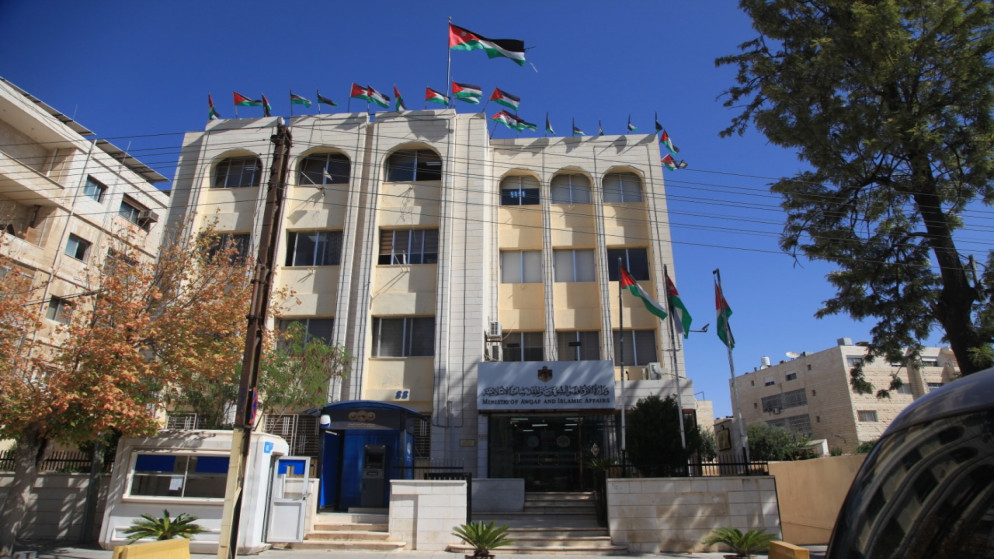 وزير الاوقاف يتوعد شركات الحج المخالفة باجراءات رادعة