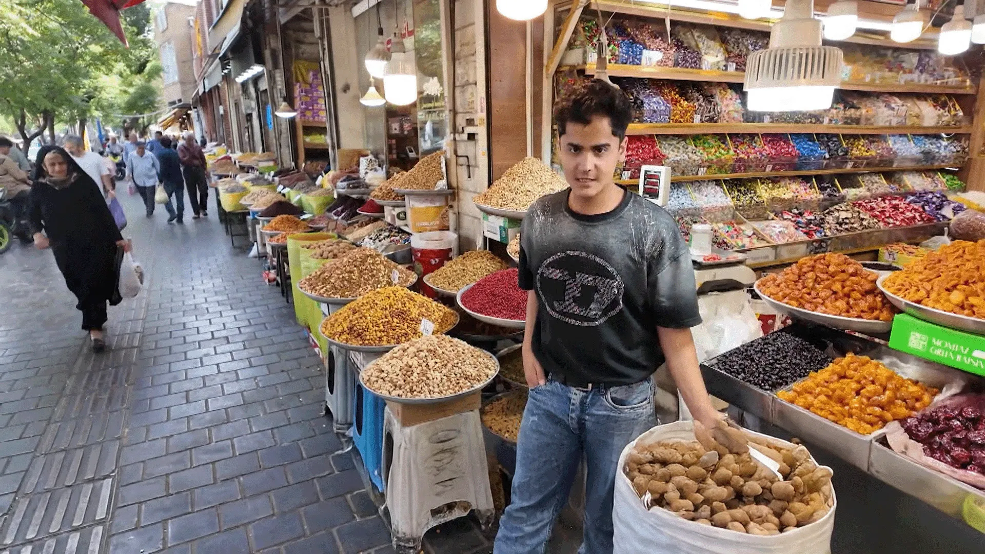 طهران تواجه الحصار بتعزيز التجارة مع روسيا