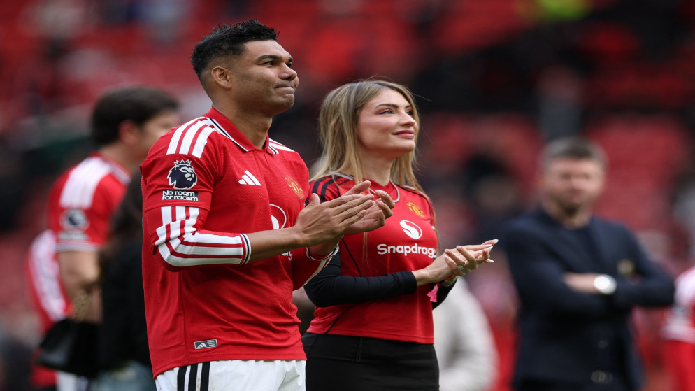 فرنانديز يتالق ويقود يونايتد للفوز على فورست في الدوري الانجليزي