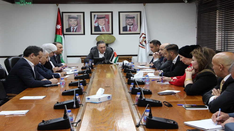 وزير الصناعة يؤكد دعم 700 شركة لتعزيز النمو الاقتصادي