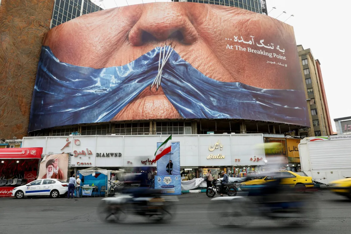 تصعيد اللهجة بين طهران وواشنطن حول اتفاق محتمل