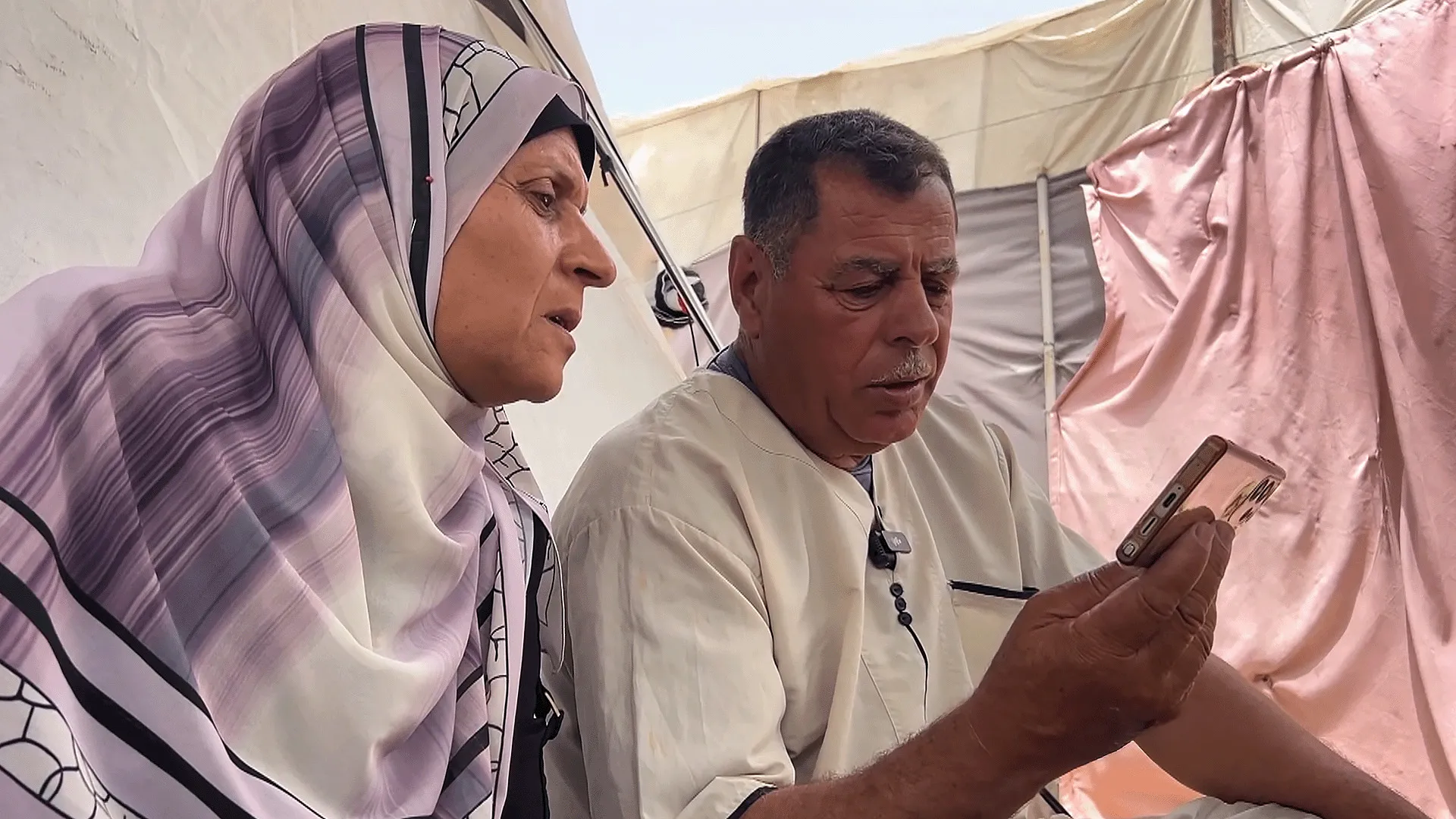 غزة تحترق شوقا: إغلاق المعابر يحرم آلاف الفلسطينيين من فريضة الحج