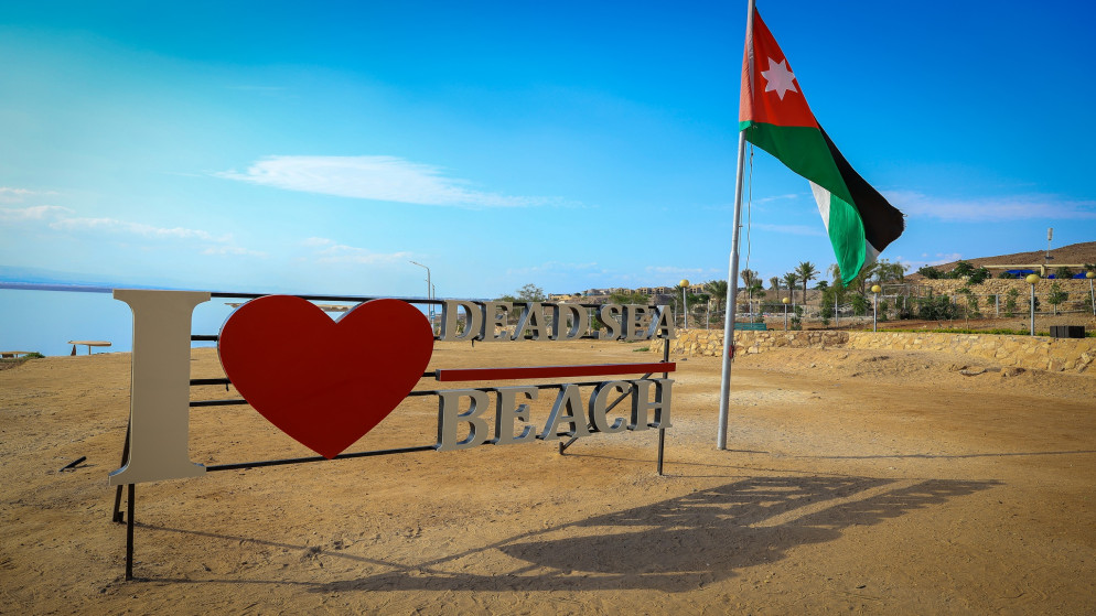رئيس الوزراء يطلق مشروع البحر الميت السياحي بعد تطوير شامل