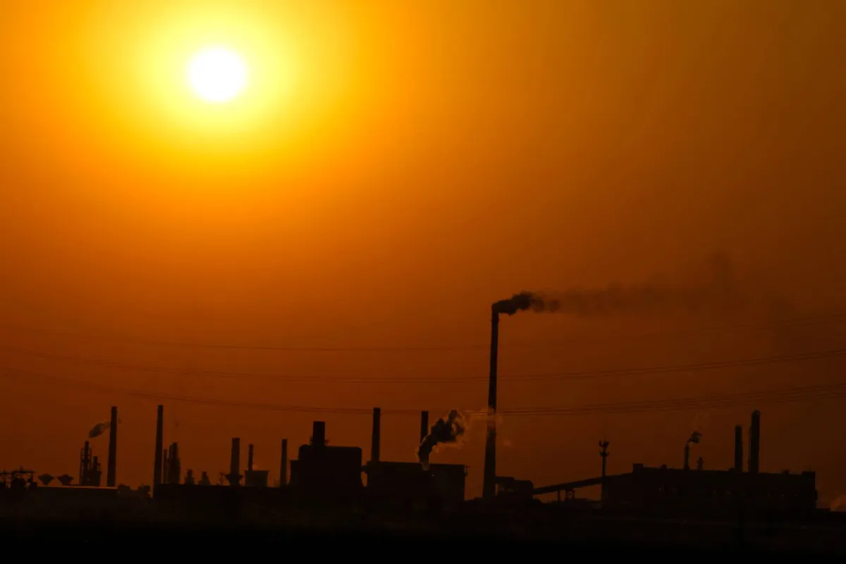 تراجع أسهم الصين وهونغ كونغ وسط مخاوف اقتصادية وتوترات جيوسياسية