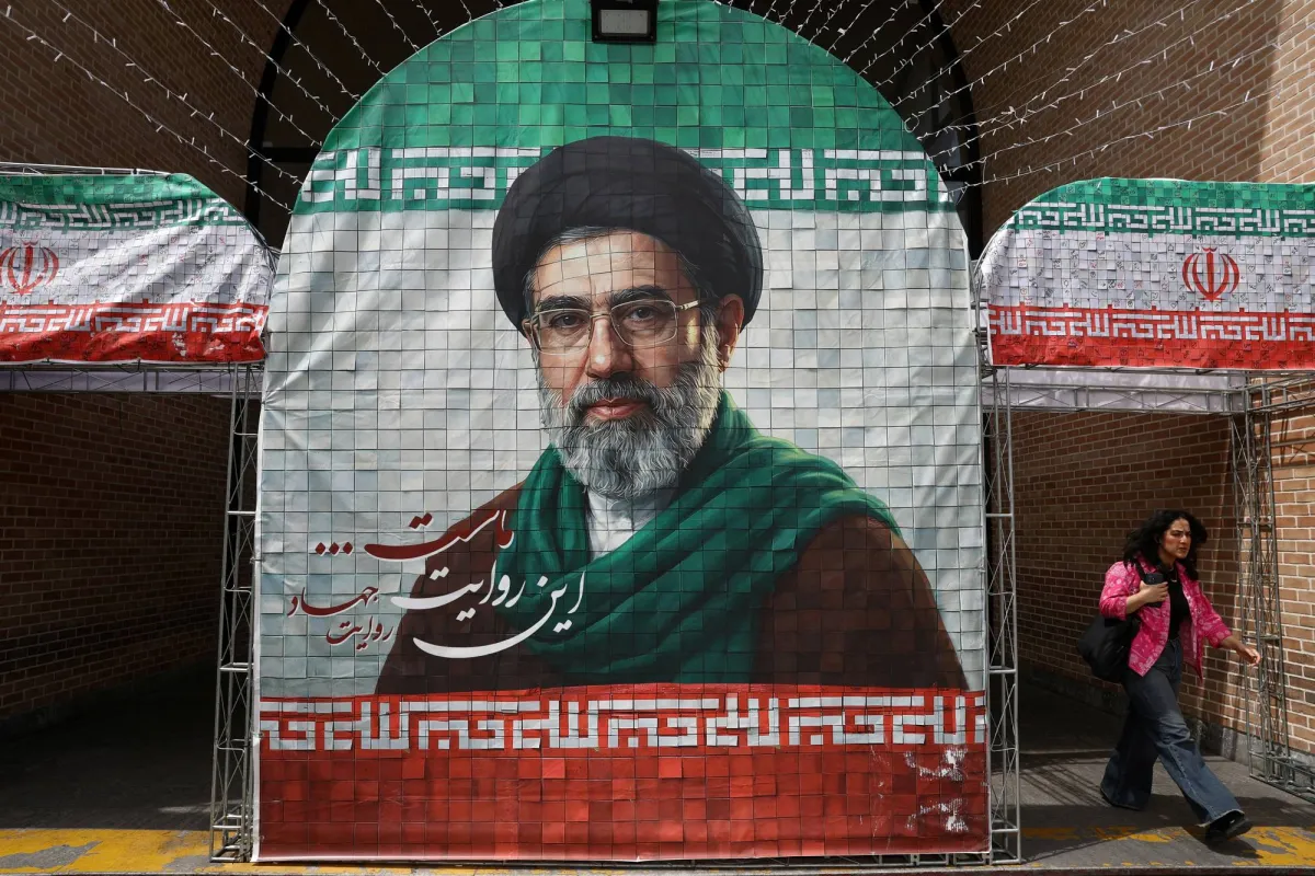 خامنئي يهدد امريكا: لا ملاذ امن لكم في المنطقة