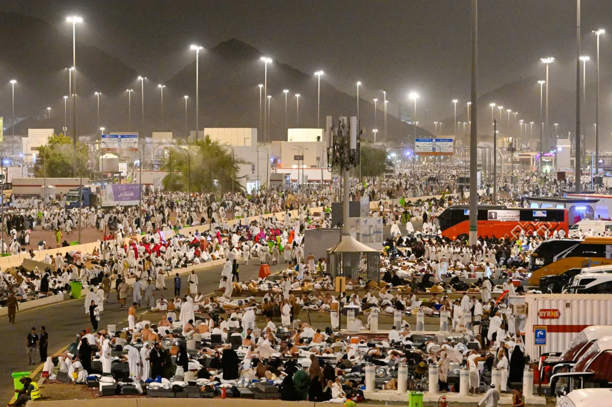 ضيوف الرحمن يفيضون إلى مزدلفة استعدادا ليوم النحر