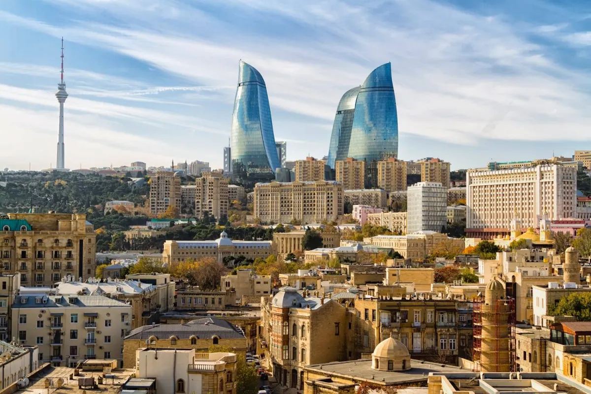 اذربيجان تعرض ممرات القوقاز لتعزيز لوجستيات السعودية وربطها باسيا الوسطى