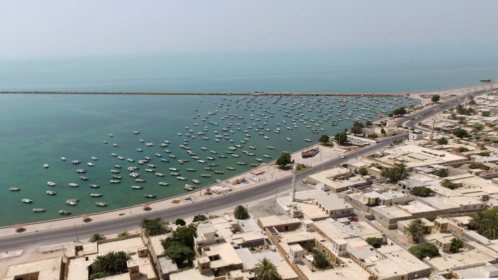 تصعيد متوتر.. الحرس الثوري يعلن استهداف قاعدة امريكية بعد انفجارات بندر عباس