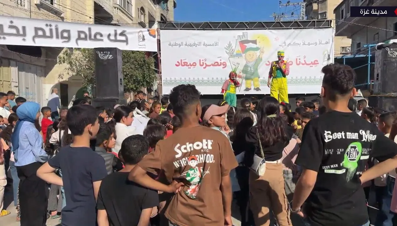 بهجة مؤقتة.. أطفال غزة يتحدون القصف بابتسامات العيد